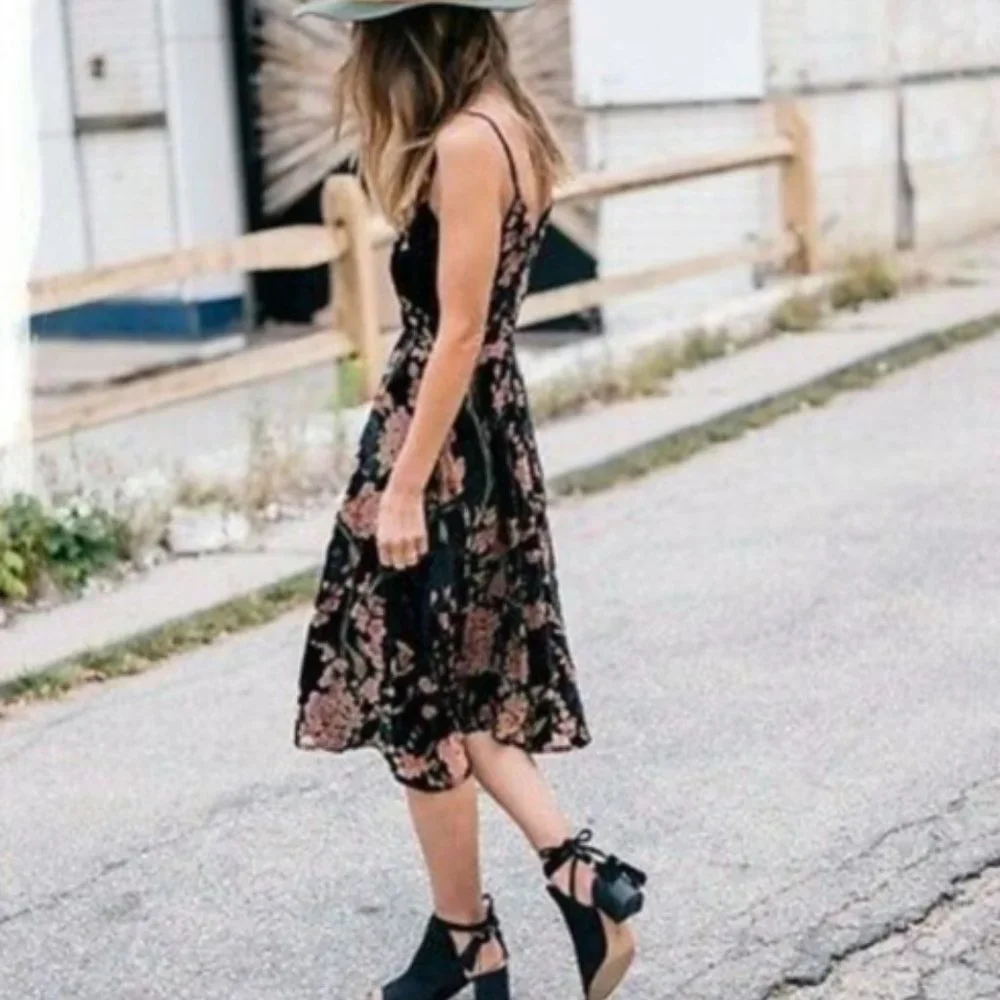 🆕 NWT Perfection - Anthro eri + ali Velvet Kora Floral Burnout - Picture 9 of 11